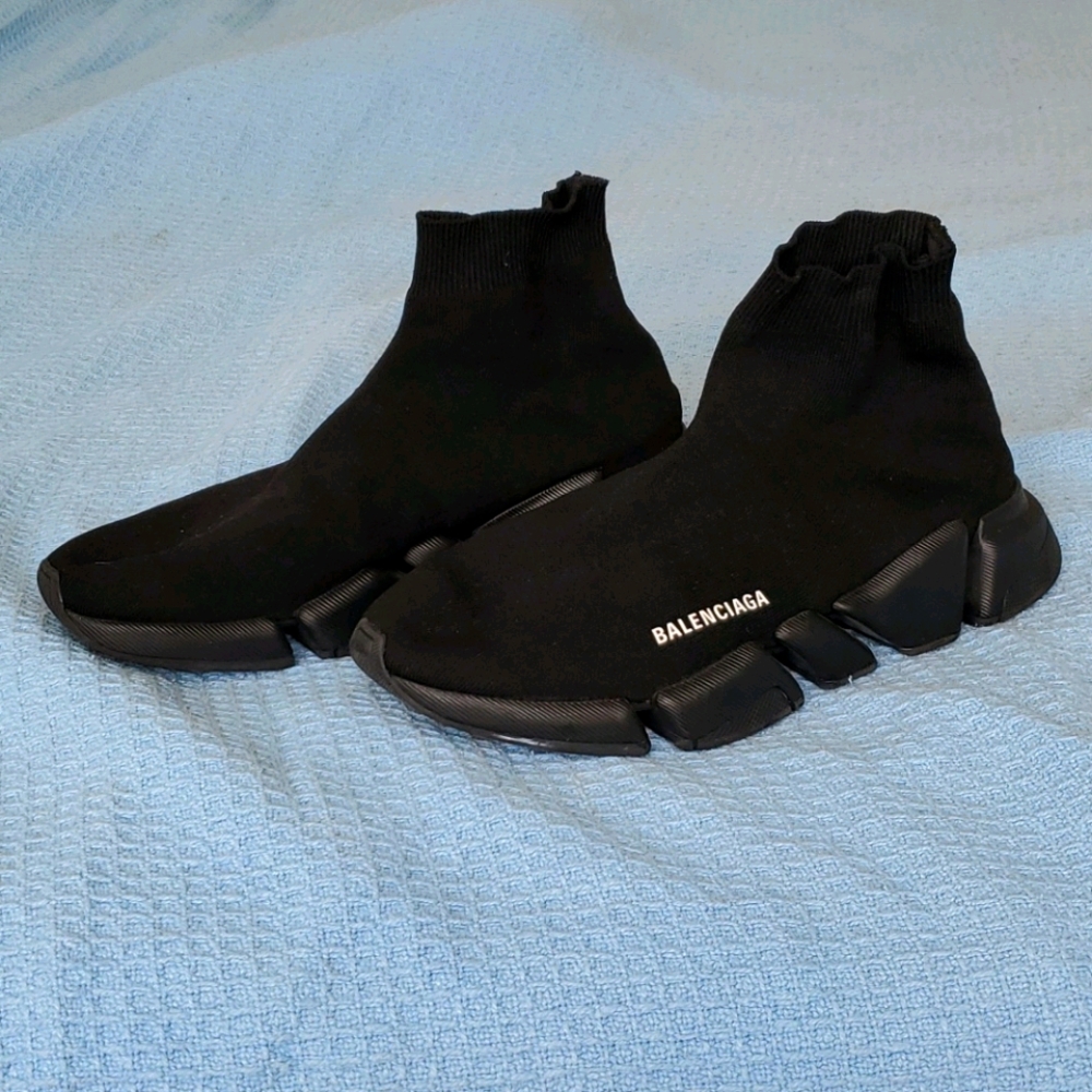 Balenciaga men's speed 2.0 sneaker black knit